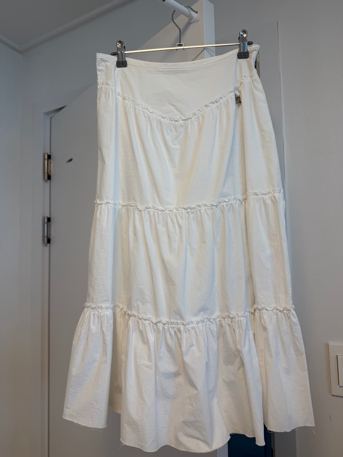 새상품/글로니 로데오 러플 스커트 화이트 S 상품이미지1