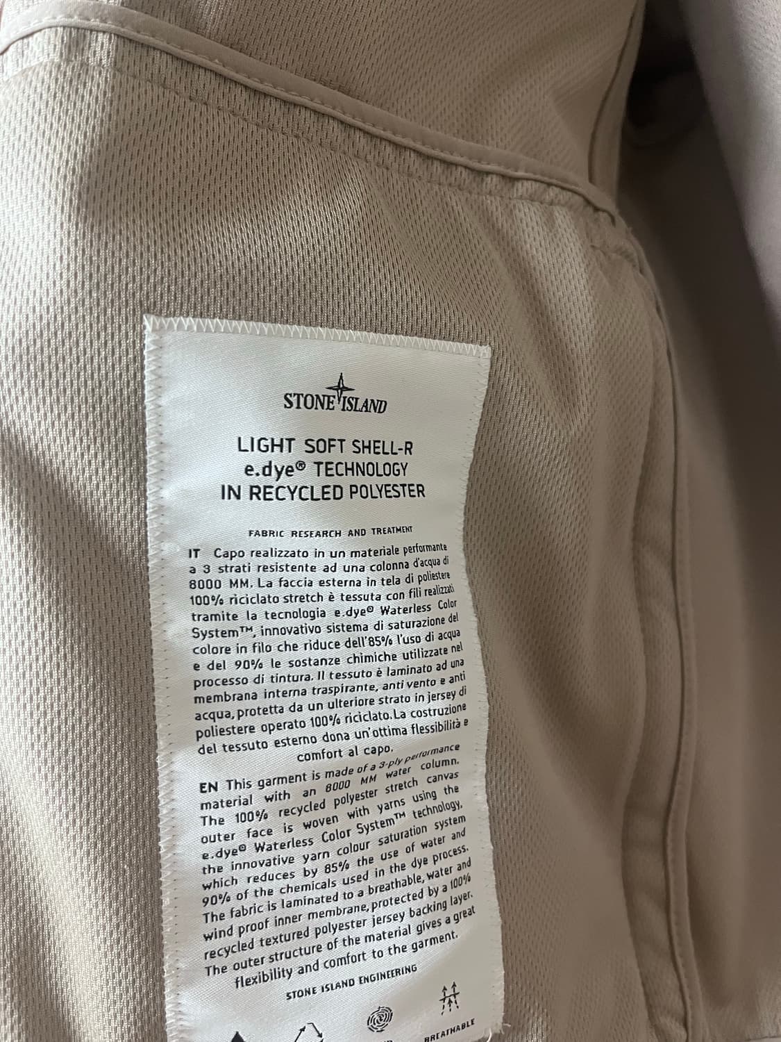 스톤아일랜드 라이트 소프트쉘-R E.DYE 상품이미지4