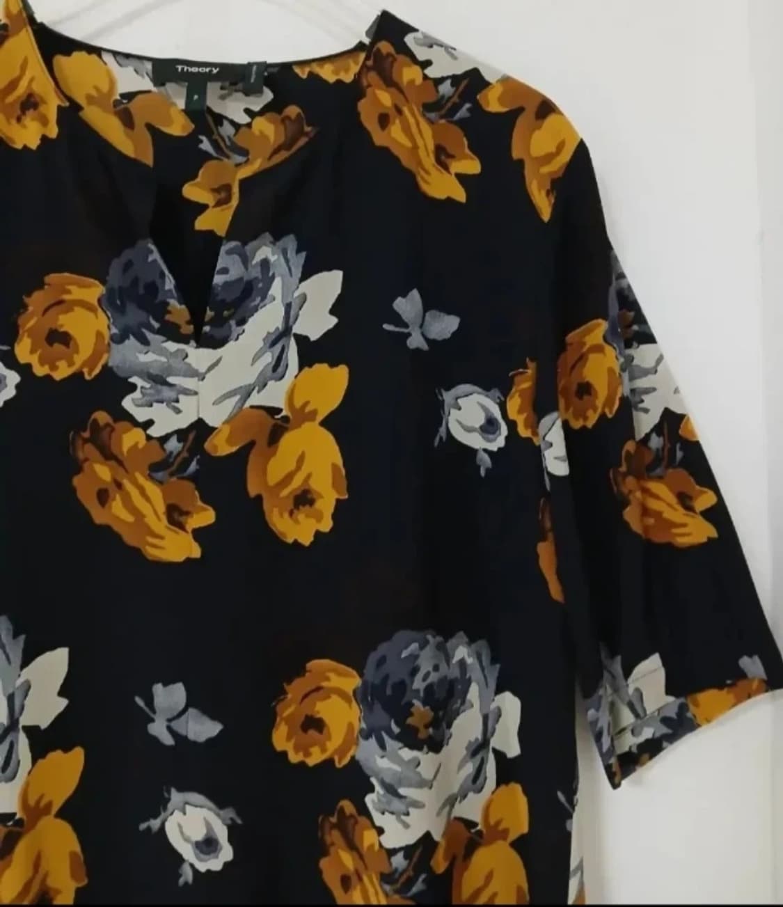 Theory 실크 100%플라워 반팔 블라우스55-66 상품이미지3