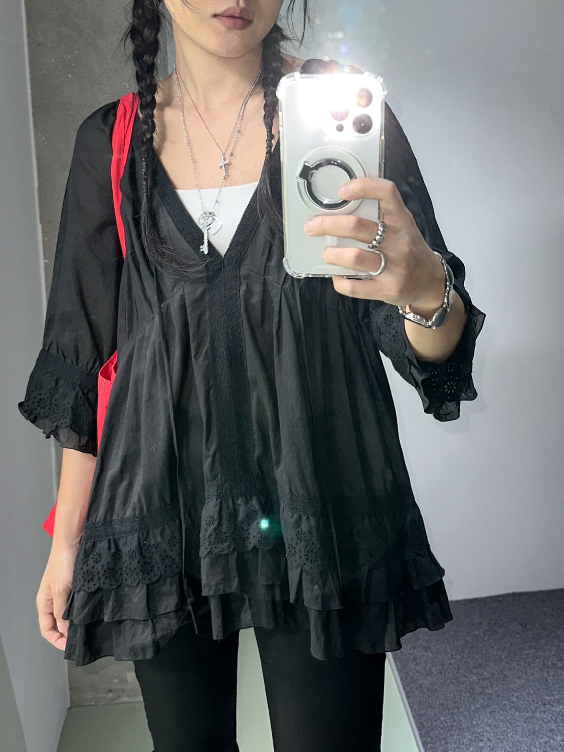 black deep v neck layered lace top 상품이미지3