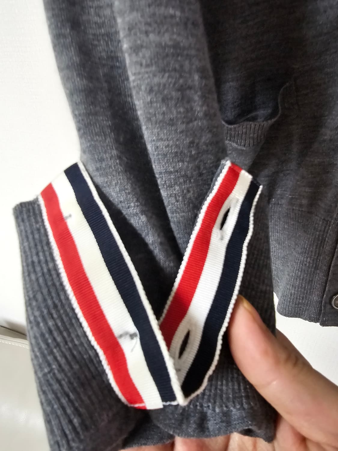 톰브라운 24ss  메리노 울 가디건(새상품급/2) 상품이미지4