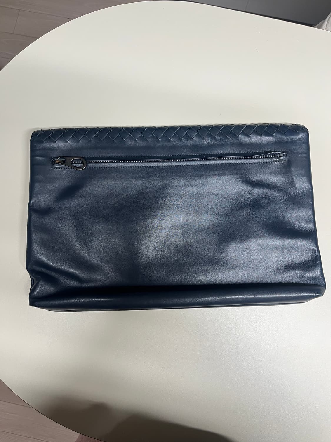 보테가 베네타 인트레치아토 클러치 딥블루 상품이미지5
