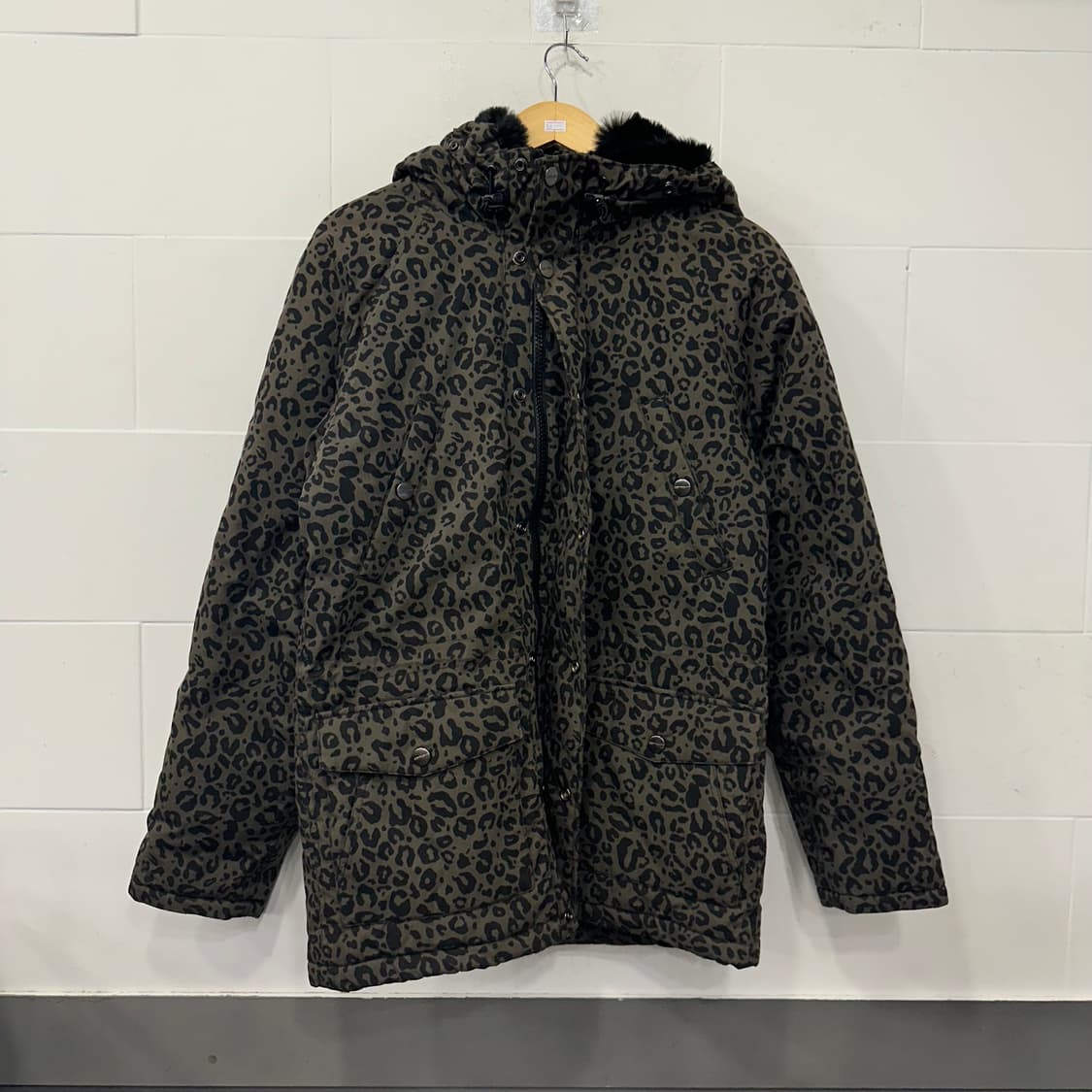 칼하트 WIP 트래퍼 파카 상품이미지1