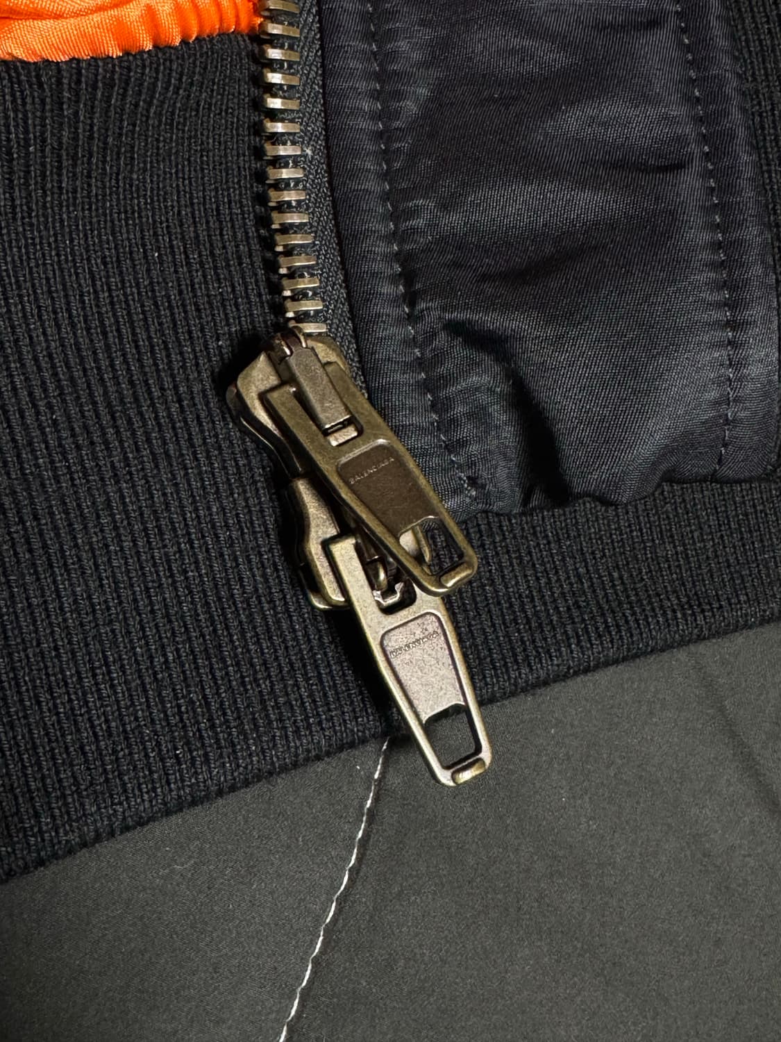 발렌시아가 17s/s 클래식 MA-1 봄버 자켓 블랙 (48) 상품이미지5