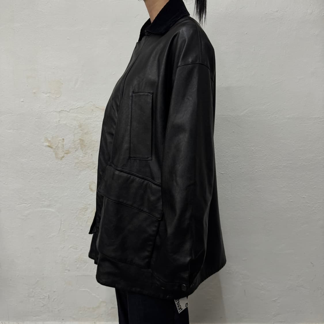 센스오브플레이스 블랙컬러 에코 레더 집업 스냅버튼 레더 코트 상품이미지2