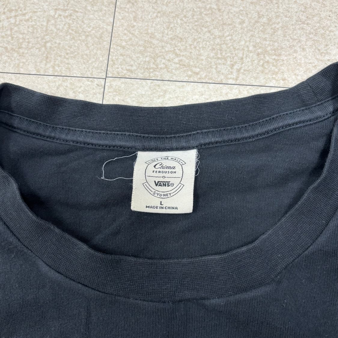 반스 오프더월 늑대 프린팅 반팔티 상품이미지4