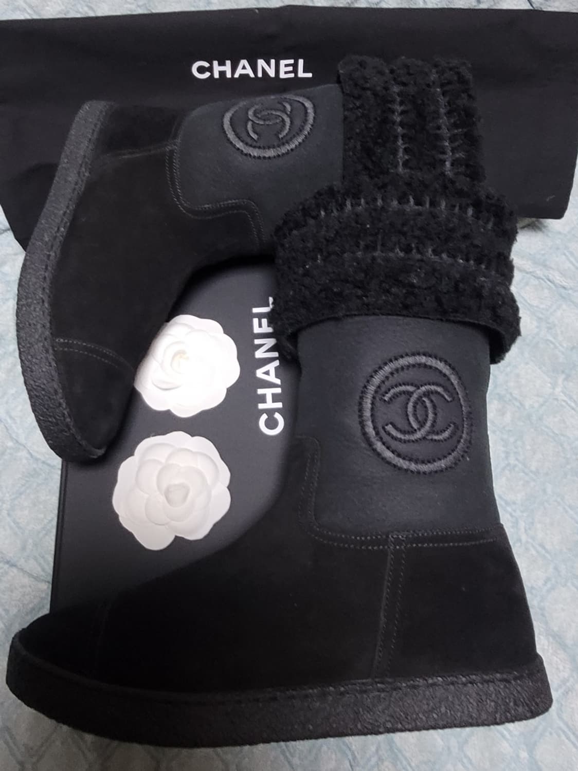 [정품] 샤넬 부츠 세무 양가죽 블랙 사이즈 38.5 (여성용) 한정판 상품이미지1