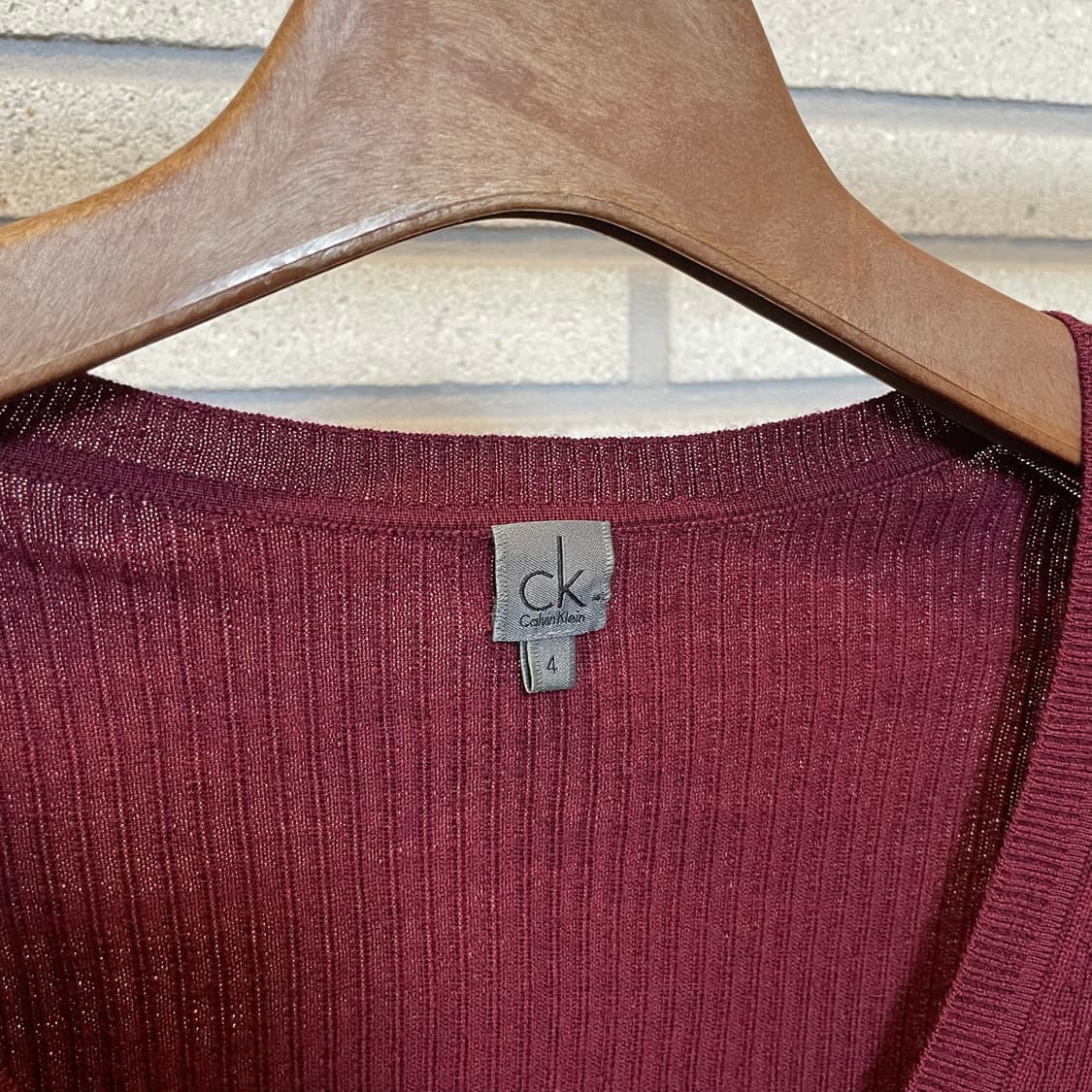 캘빈클라인 울 골지 니트 브이넥 슬림핏 디테일 버건디 와인 상품이미지6