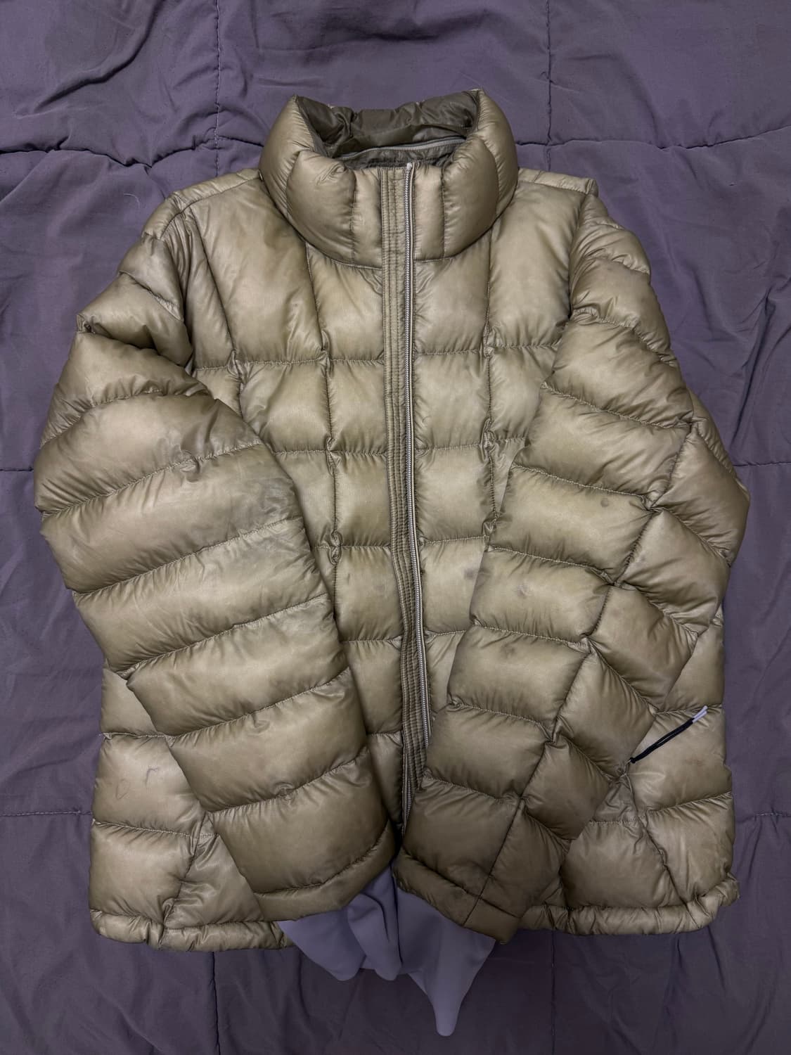 999휴머니티 모듈러 라이트 구스 푸퍼 패딩 카키 1사이즈 팝니다 상품이미지2