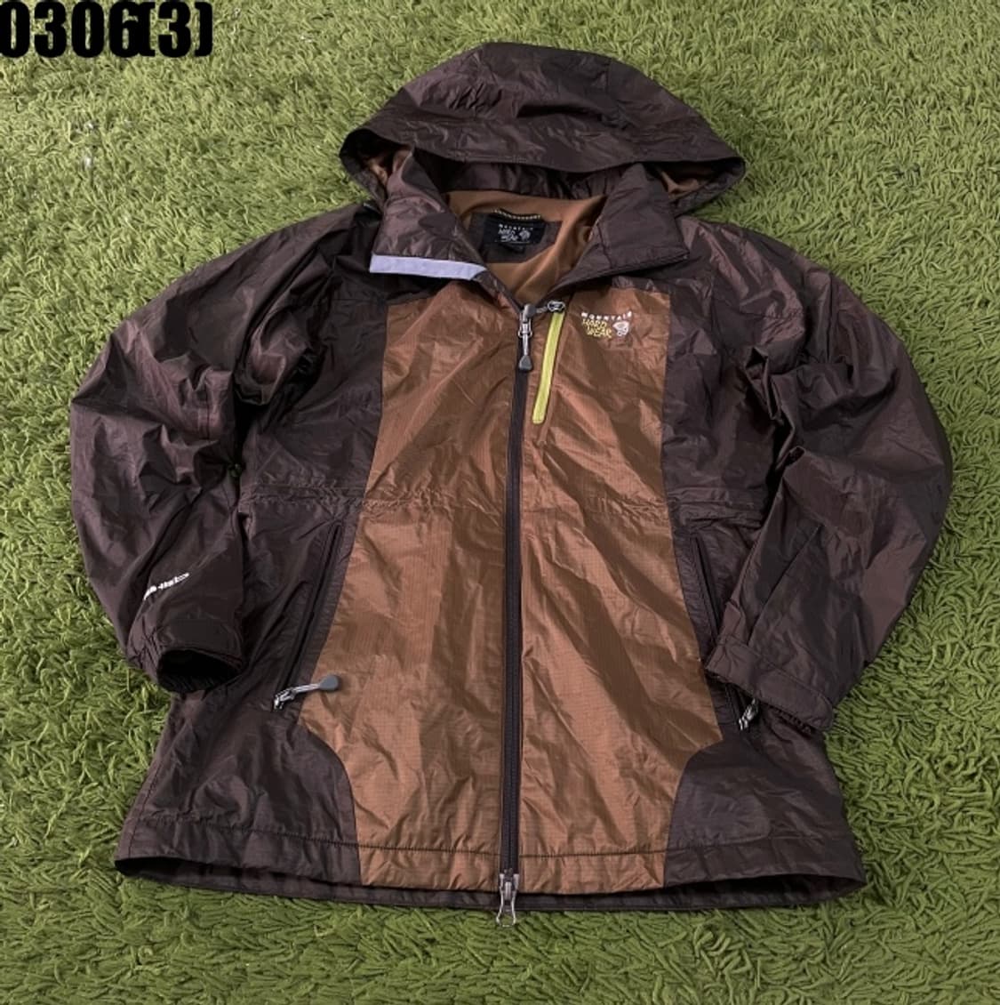 마운틴하드웨어 자켓 상품이미지1