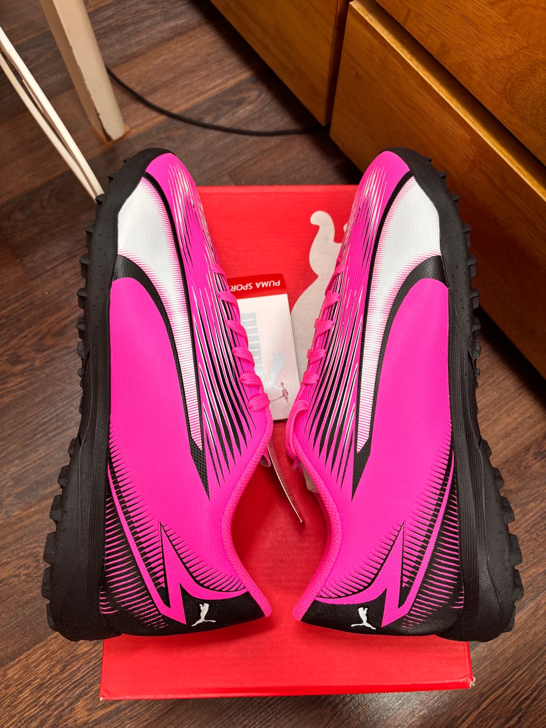 풋살장 존재감 100%⚡ 푸마 ULTRA PLAY TT 290mm 풀박스 상품이미지5