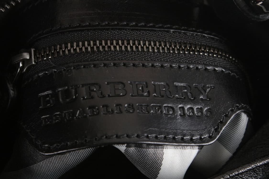 burberry 한정판  셔링 호보백 상품이미지8