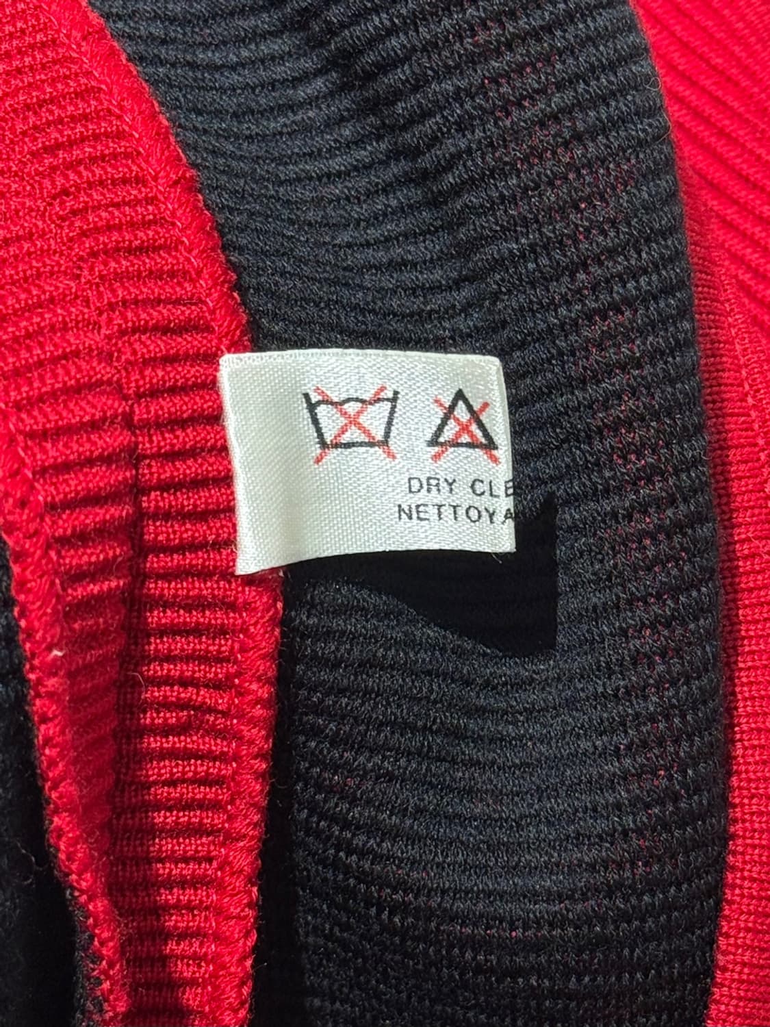 셀린느 레드 블랙 투톤 울 니트 가디건 드레스 상품이미지9