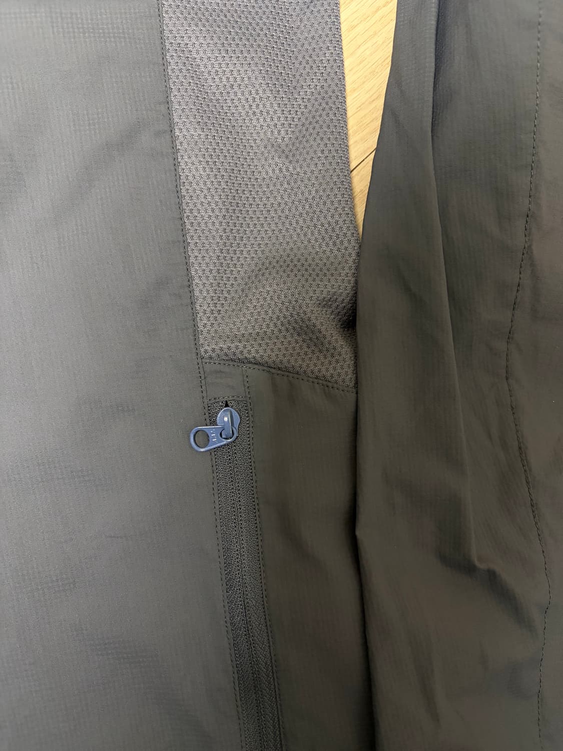 아크테릭스 스쿼미시 바람막이 95-100 최종가 상품이미지3