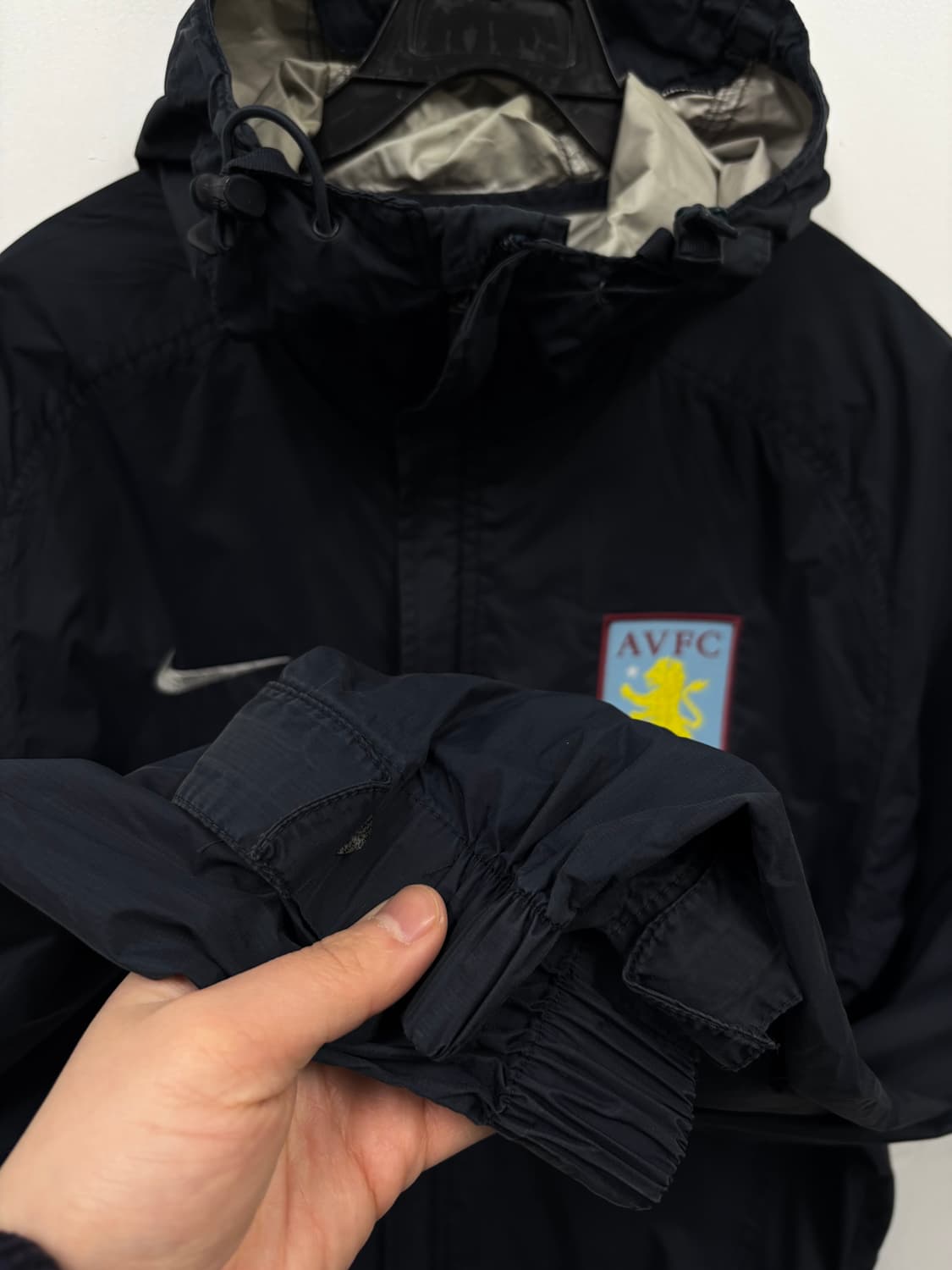 나이키 AVFC 후드 바람막이 상품이미지3