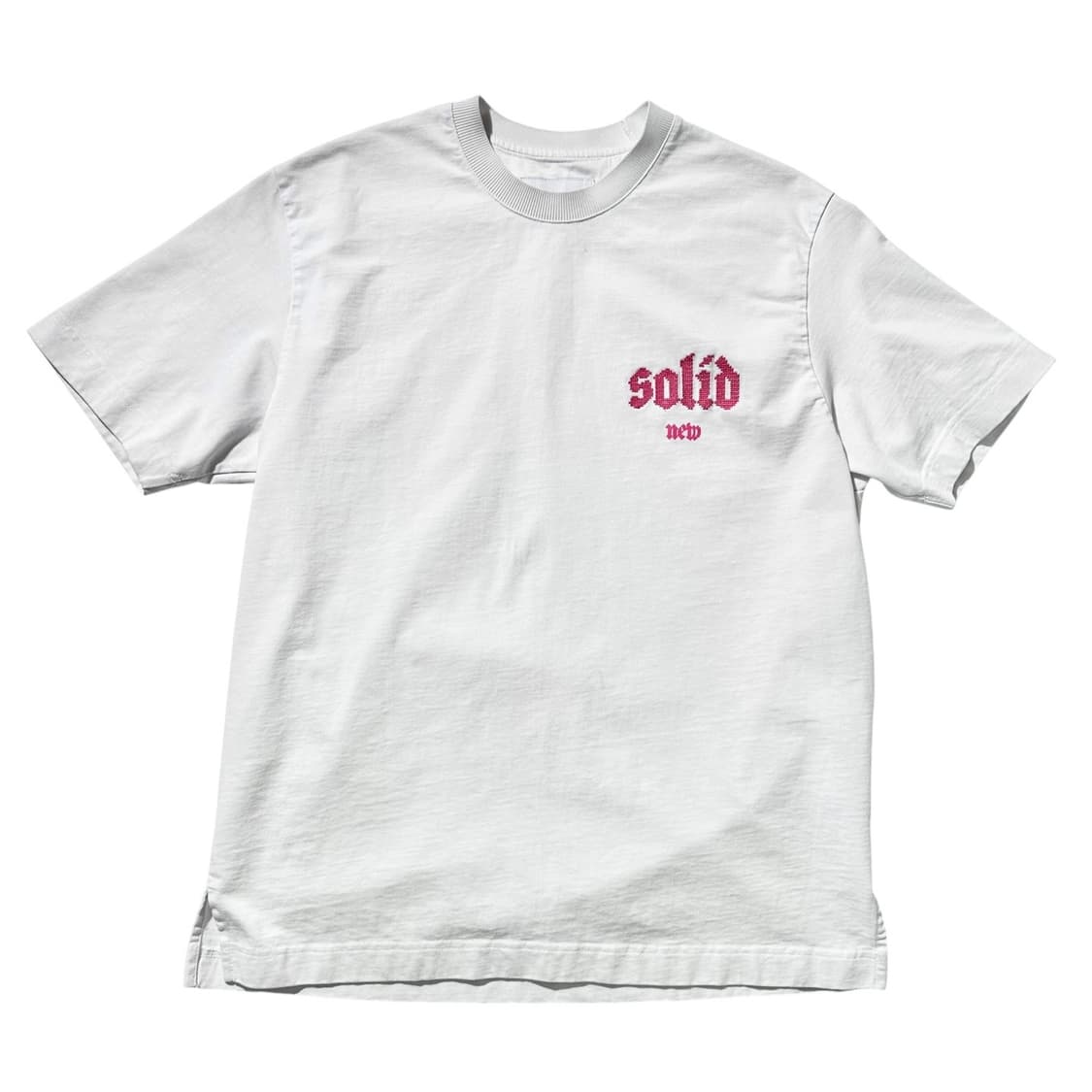 솔리드옴므 로고 자수 반팔 티셔츠 상품이미지1