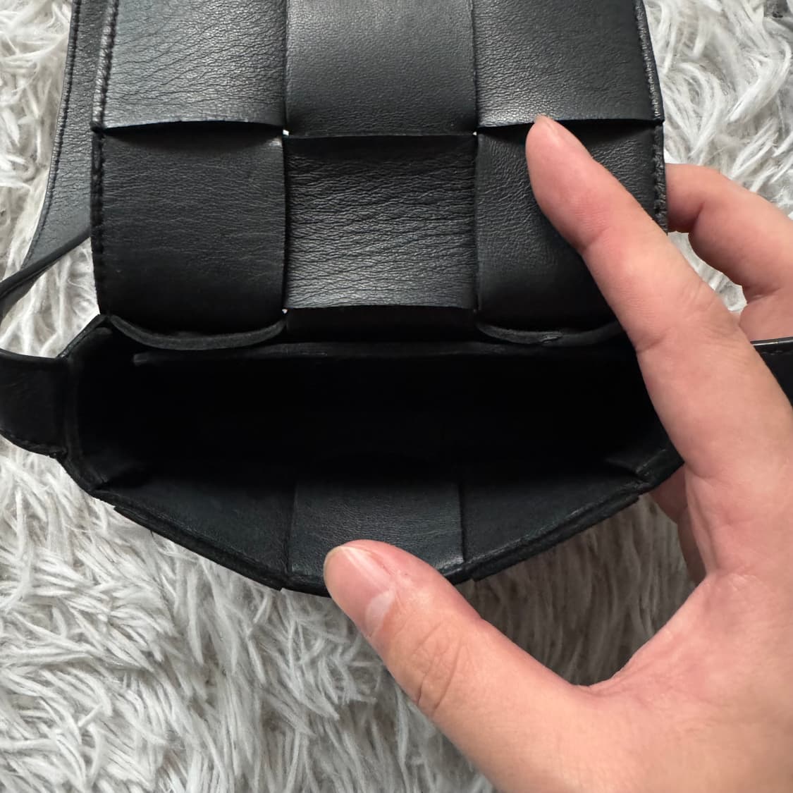 BOTTEGA VENETA 미니 레더 카세트백 블랙 보테가베네타 미니백 상품이미지6