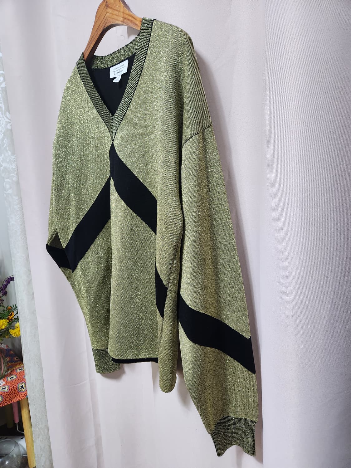 & Other Stories 금사 브이넥 니트 상품이미지3