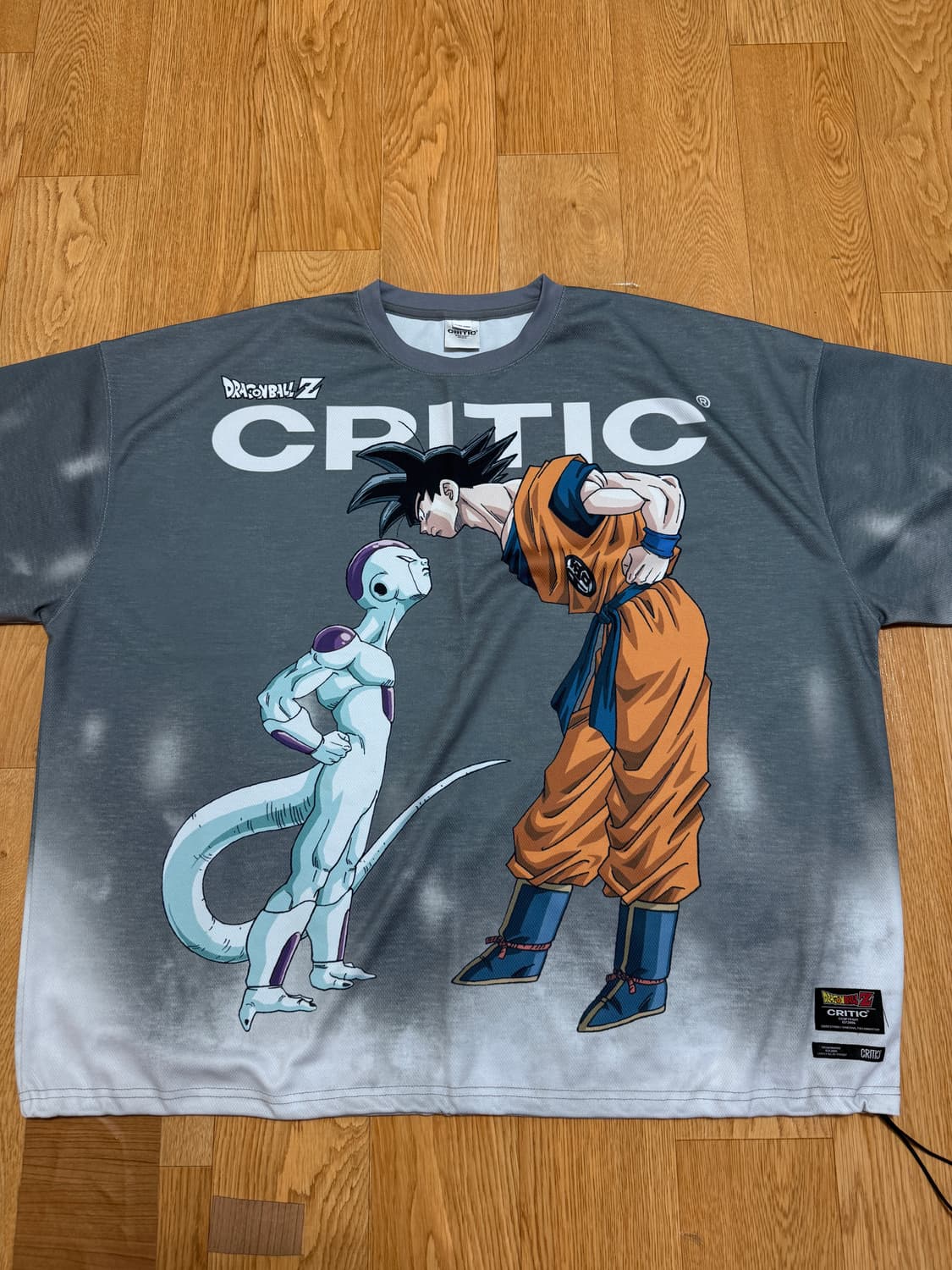 Critic 반팔티셔츠 상품이미지1