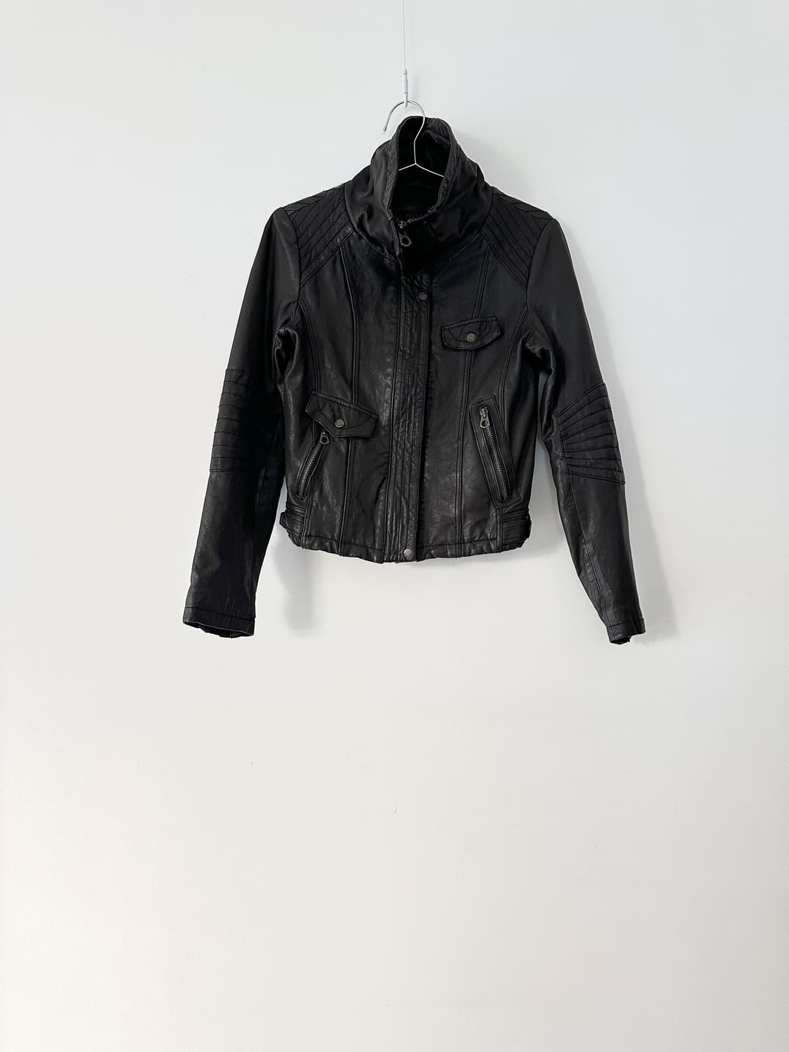 GUESS high neck short leather jacket 상품이미지1