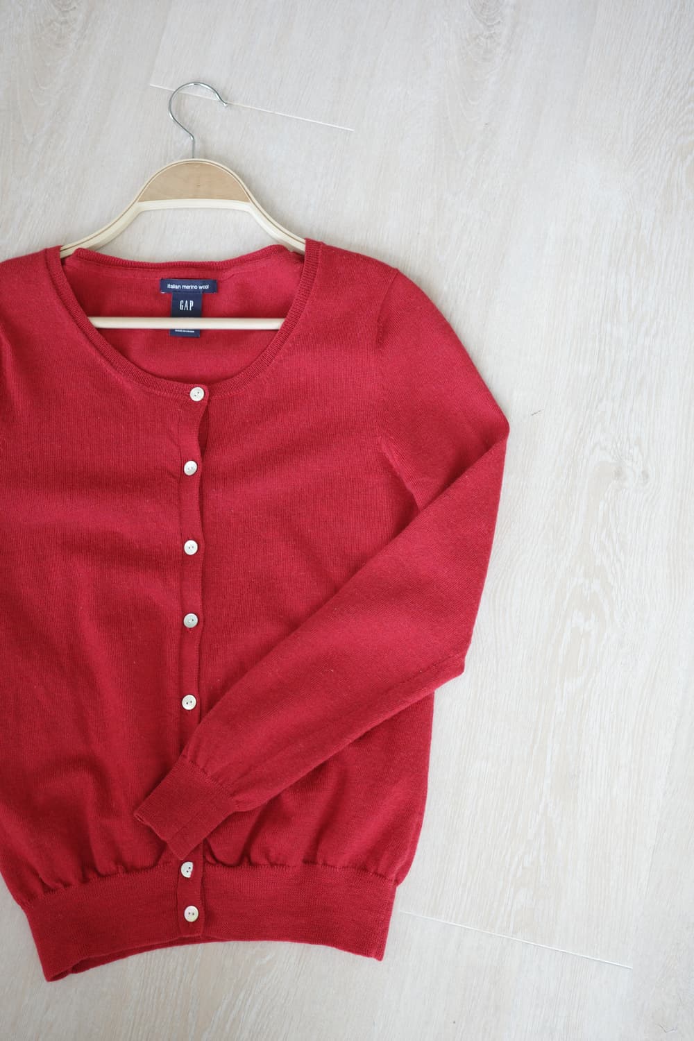 gap 
• 레드 가디건 상품이미지4