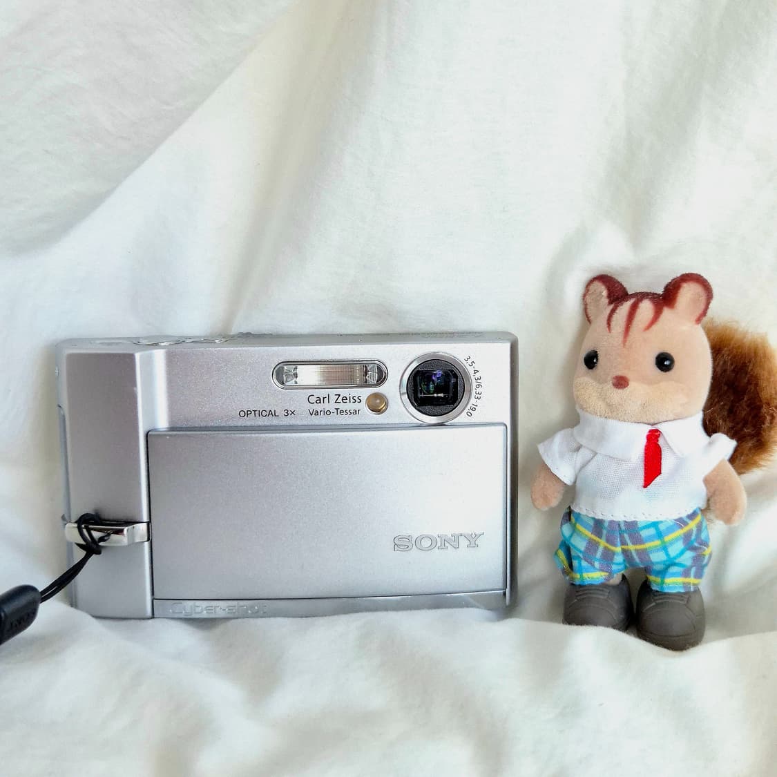 작례📸 Sony Cyber-shot T50 실버 컬러 판매합니다 ✨ 상품이미지1