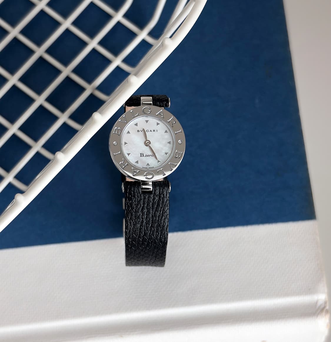 불가리 비제로원 화이트 쉘 다이얼 시계 상품이미지4