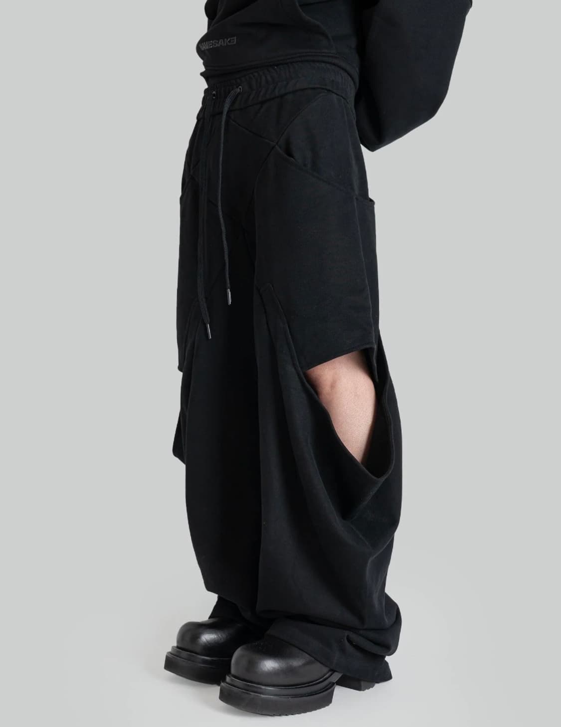 NAMESAKE ROAD WARM UP PANTS BLACK 상품이미지4
