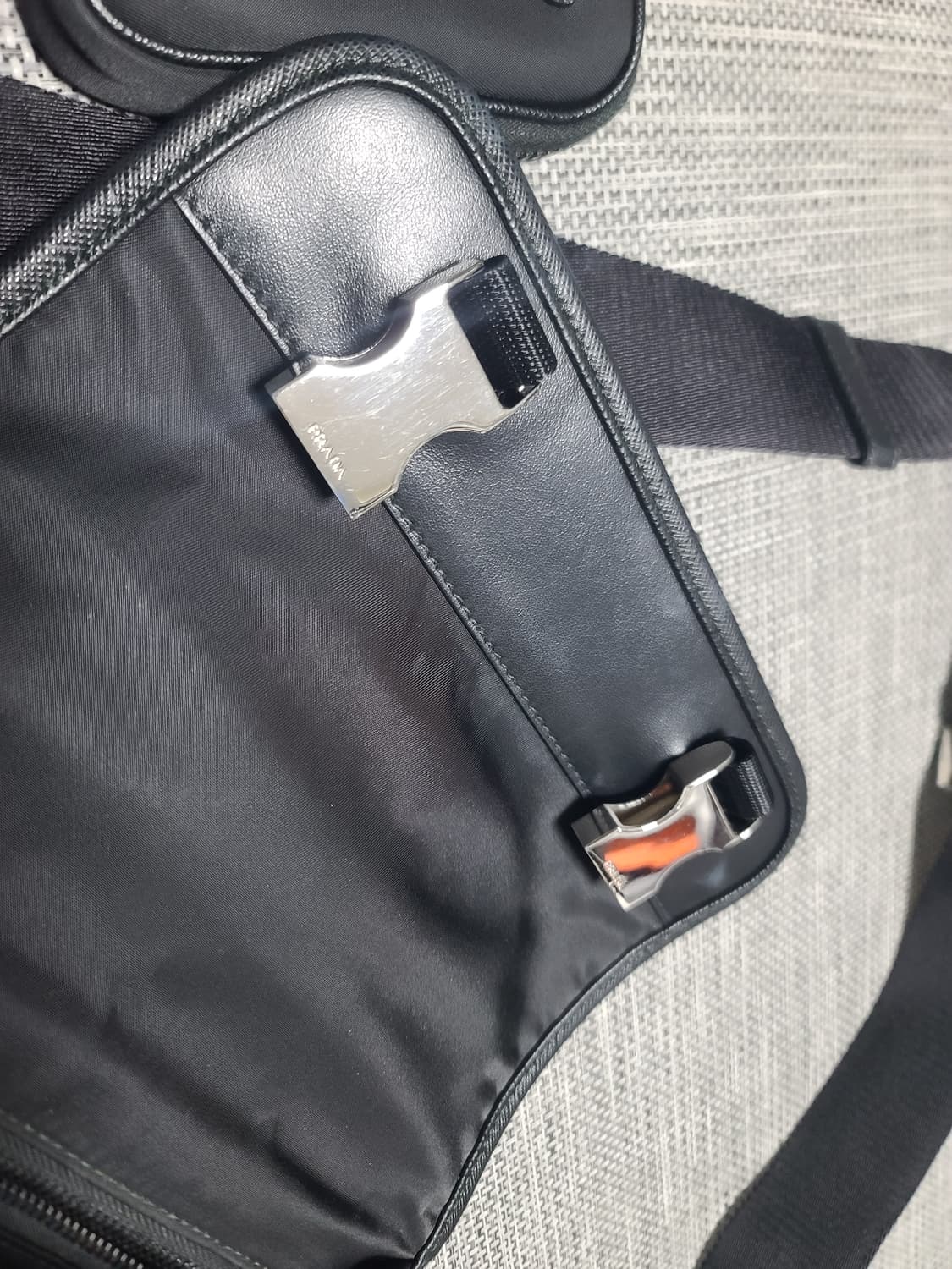 프라다 숄더백 메신저백 크로스백 2vd034 프라다 버클 리나일론백 상품이미지3