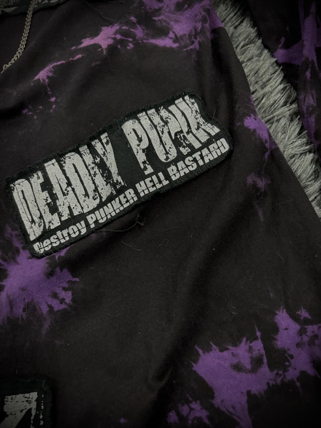 Sexpot Revenge 퍼플 펑키레터링 & 체인 스컬 긴팔 티셔츠 상품이미지6