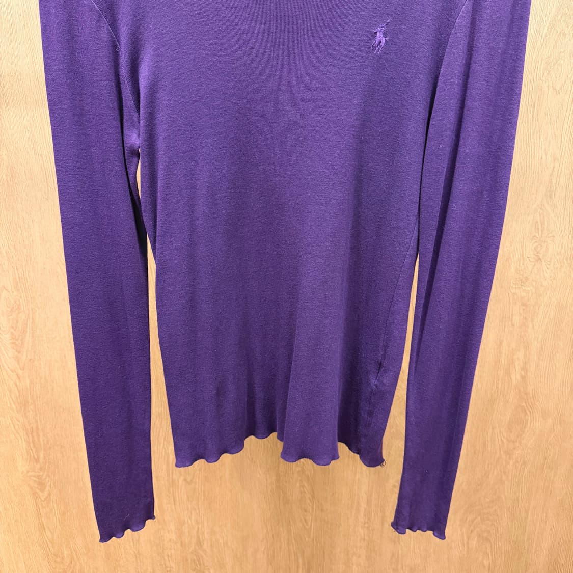 랄프로렌 스포츠 터틀넥 니트 기마상 로고 자수 디테일 루즈핏 퍼플 상품이미지5