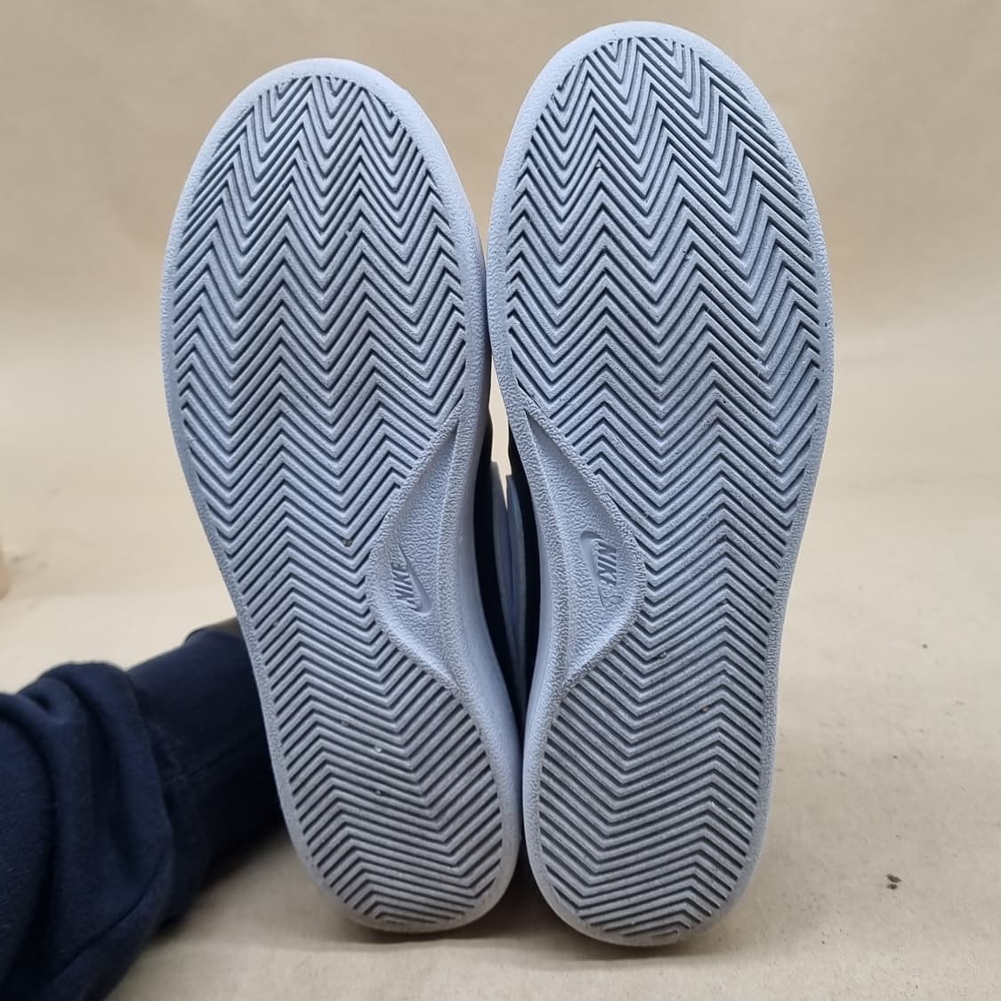 나이키 코트로얄 2 여성스니커즈 235 상품이미지3