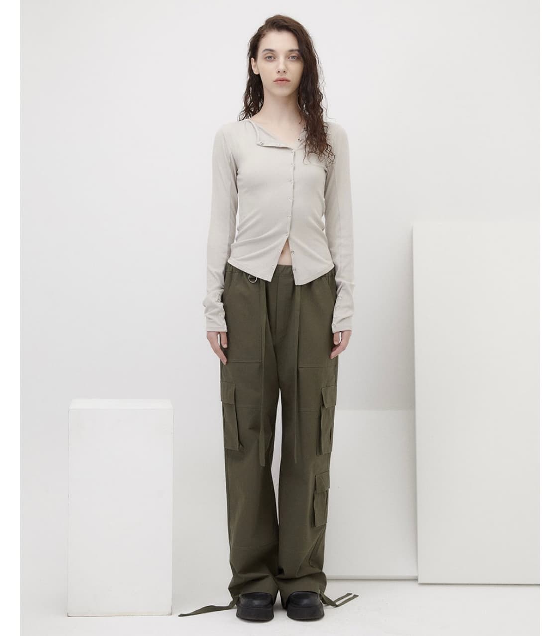 오이소엘 Diagonal boat neck top (Taupe) 상품이미지6