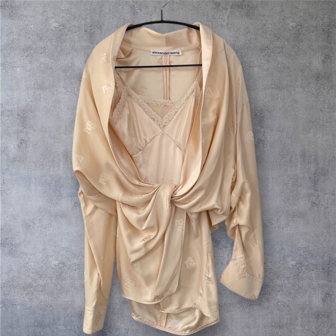 알렉산더왕 Alexanderwang 피치 모노그램 실크 기모노 플레이수트 상품이미지2