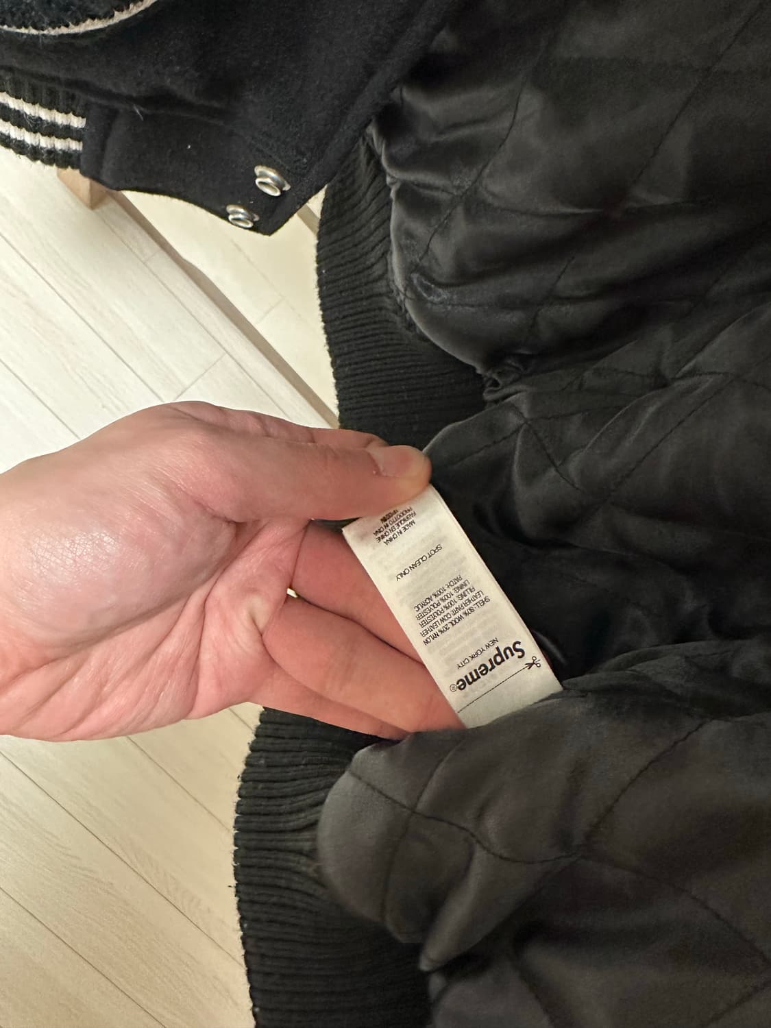 슈프림 23fw 타이거 바시티자켓 블랙 사이즈 L 라지 팝니다 상품이미지4