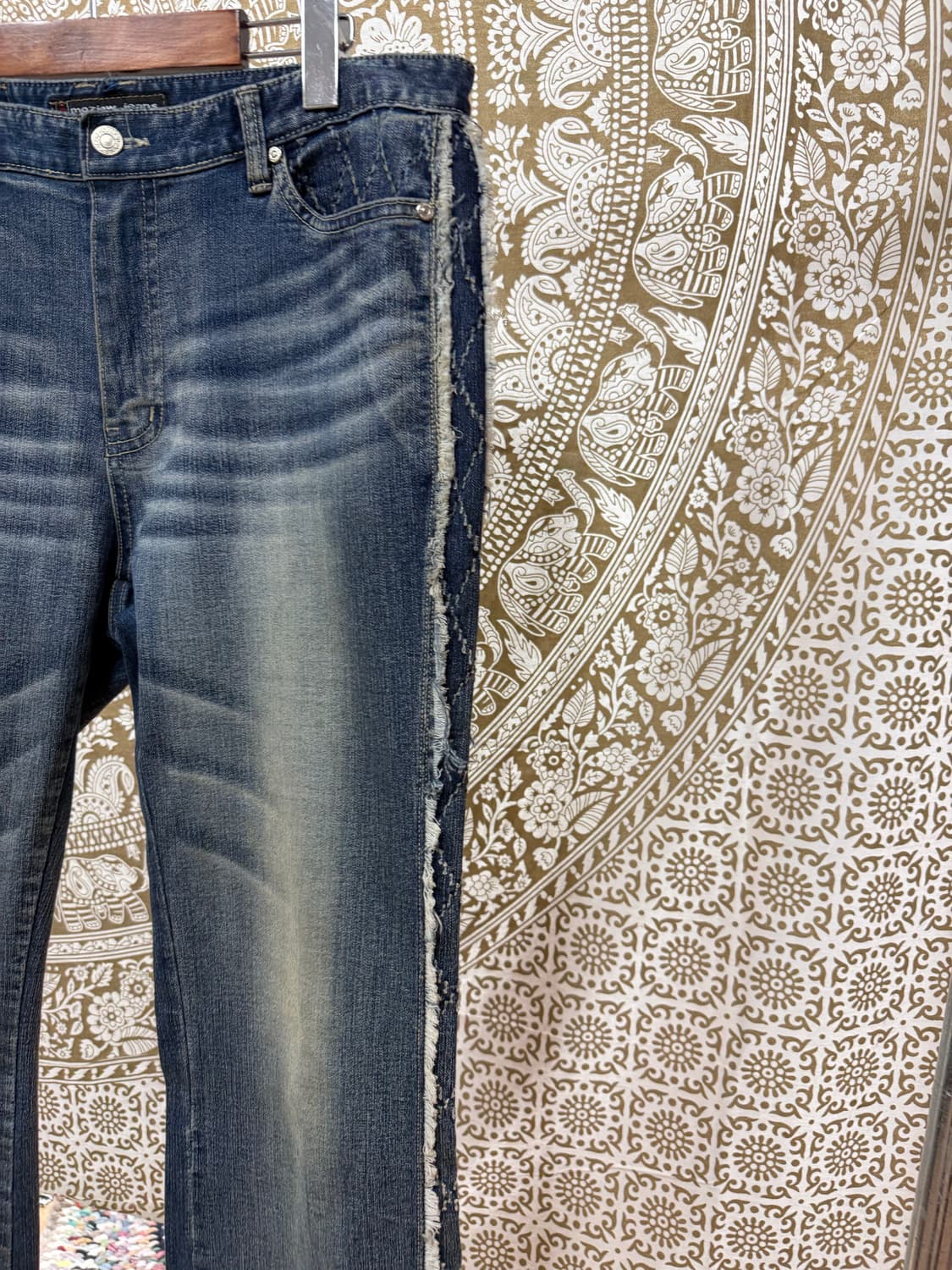 Moziow jeans 사선 디테일 부츠컷 데님팬츠  상품이미지4