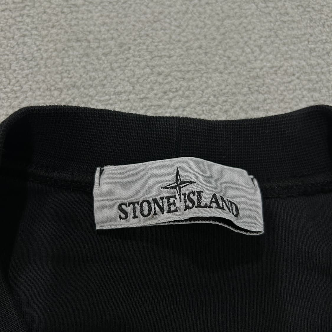 스톤아일랜드 신형 블랙 맨투맨 95 상품이미지2