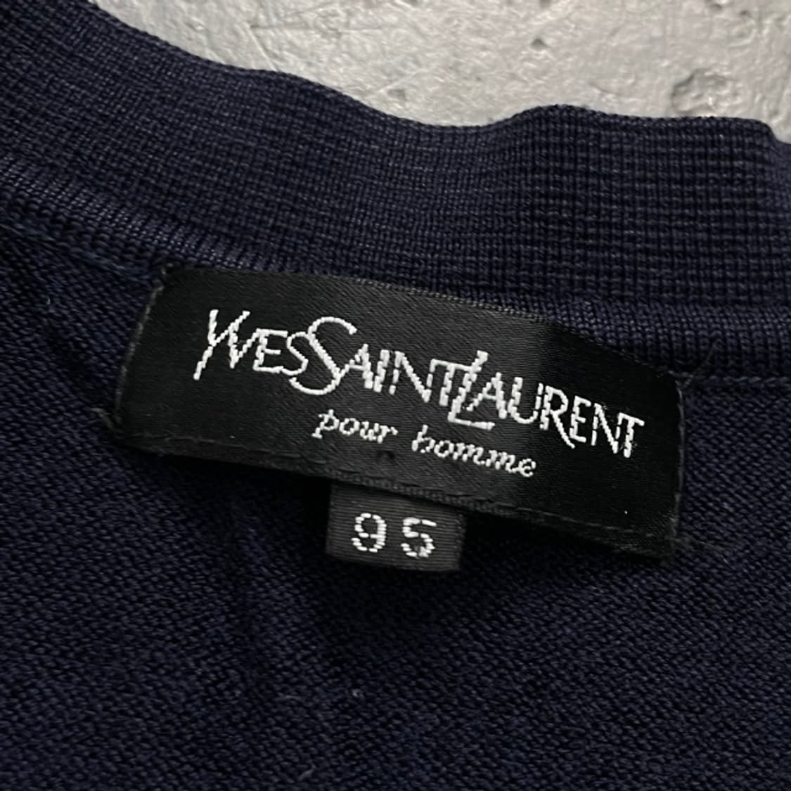 95 입생로랑 브이넥 니트 상품이미지3