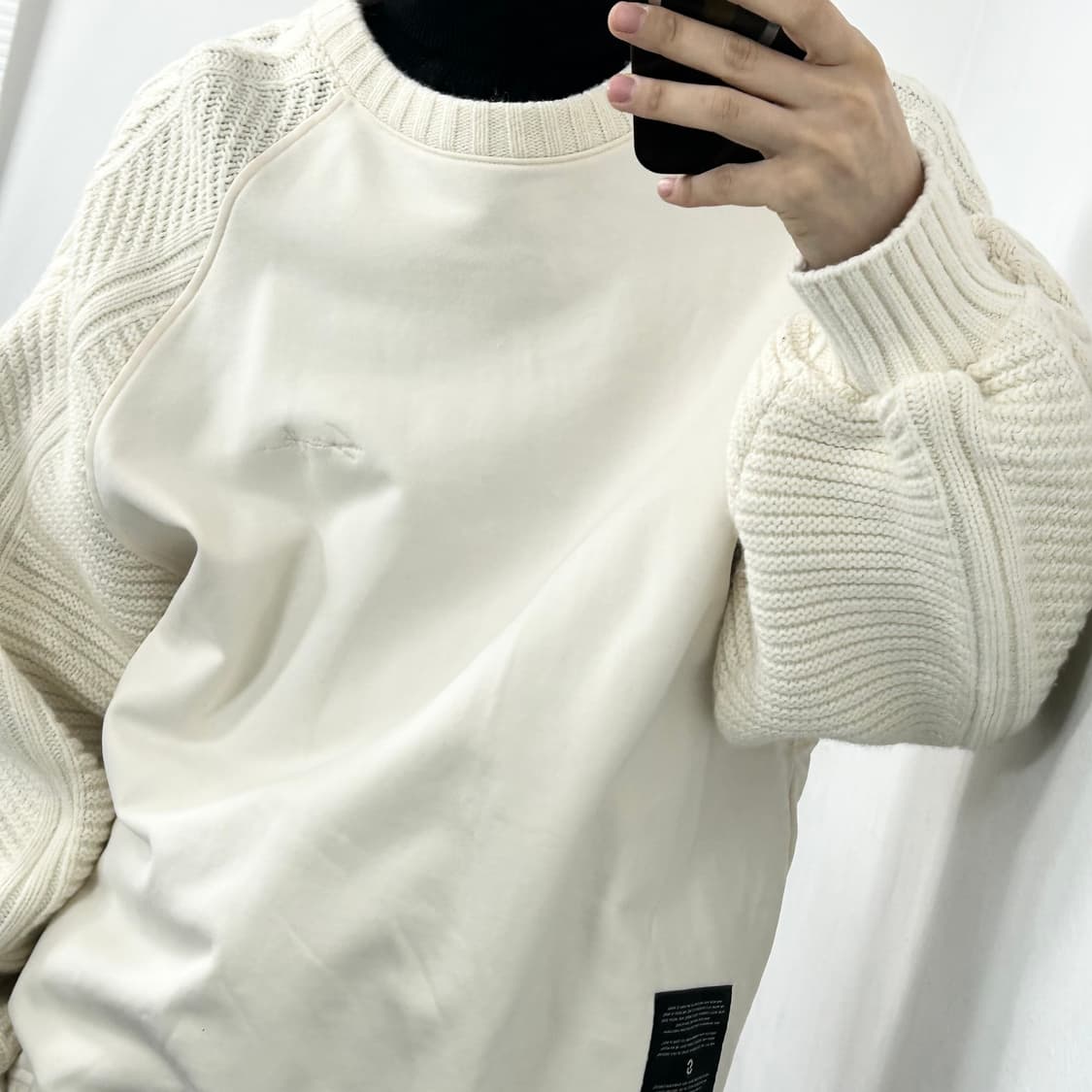 송지오 옴므 케이블 슬리브 라글랑 맨투맨 크림 상품이미지4