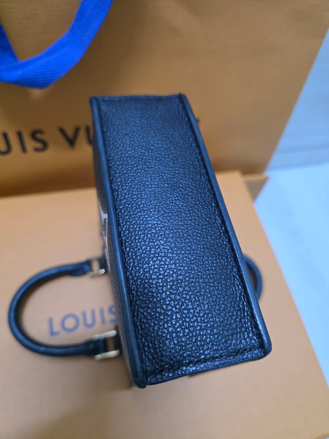 루이비통 쁘띠 삭 플라 바이 컬러 앙프렝뜨 블랙&베이지 크로스백 상품이미지6