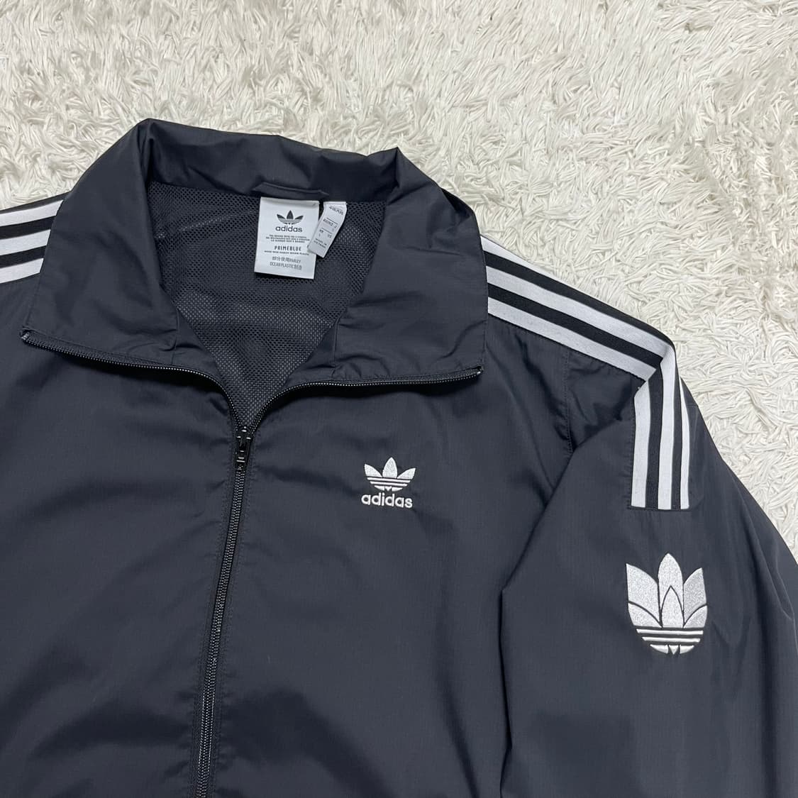 Adidas black lock-up windbreaker 상품이미지5