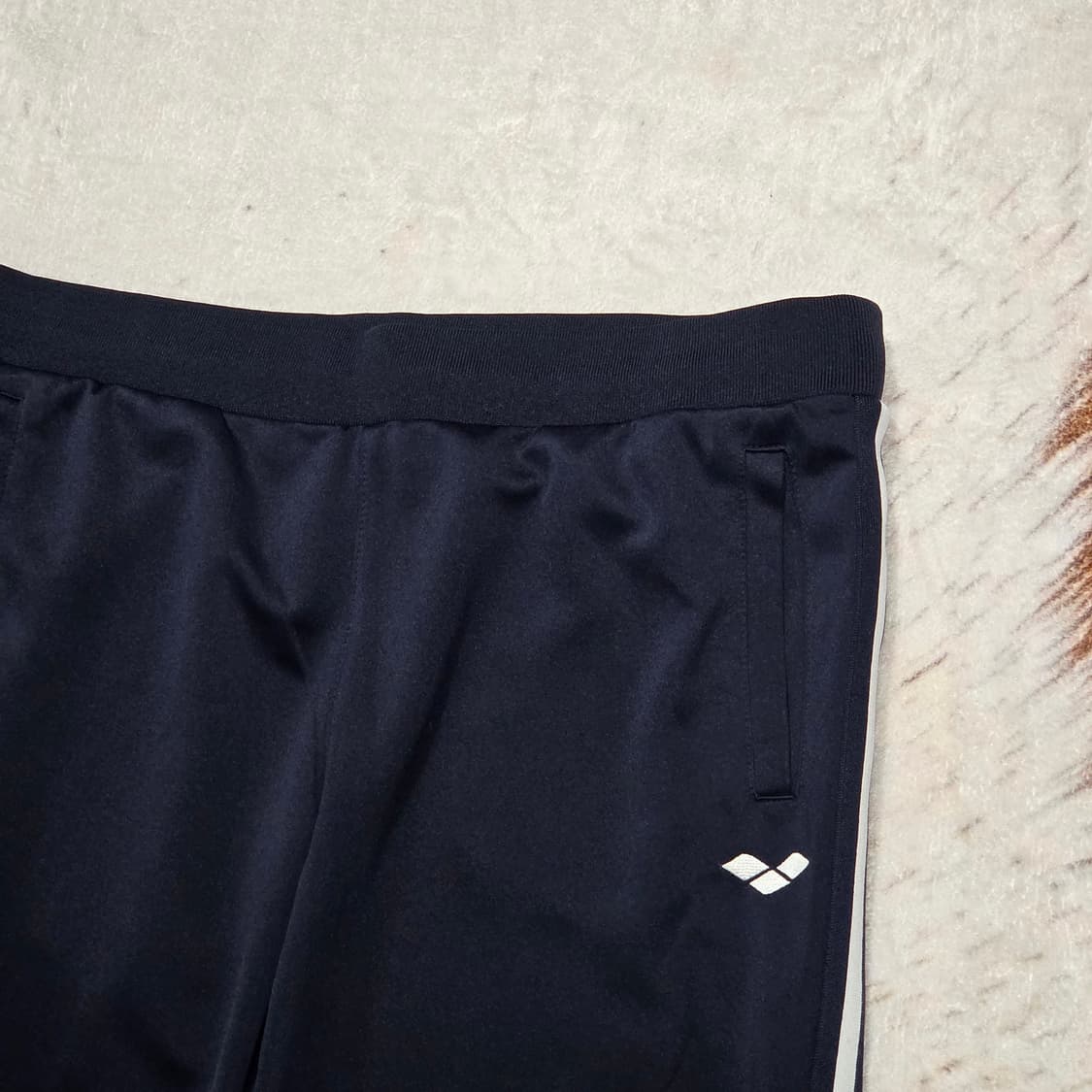 아레나 네이비 사이드라인 트랙팬츠 상품이미지2