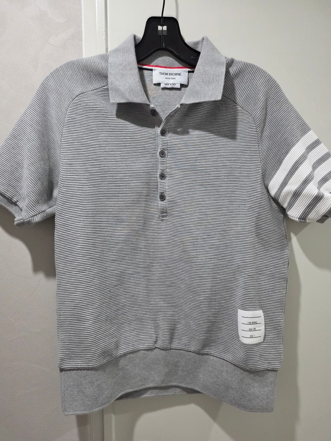 톰브라운 삼선 완장 그레이 반팔 폴로 상품이미지2