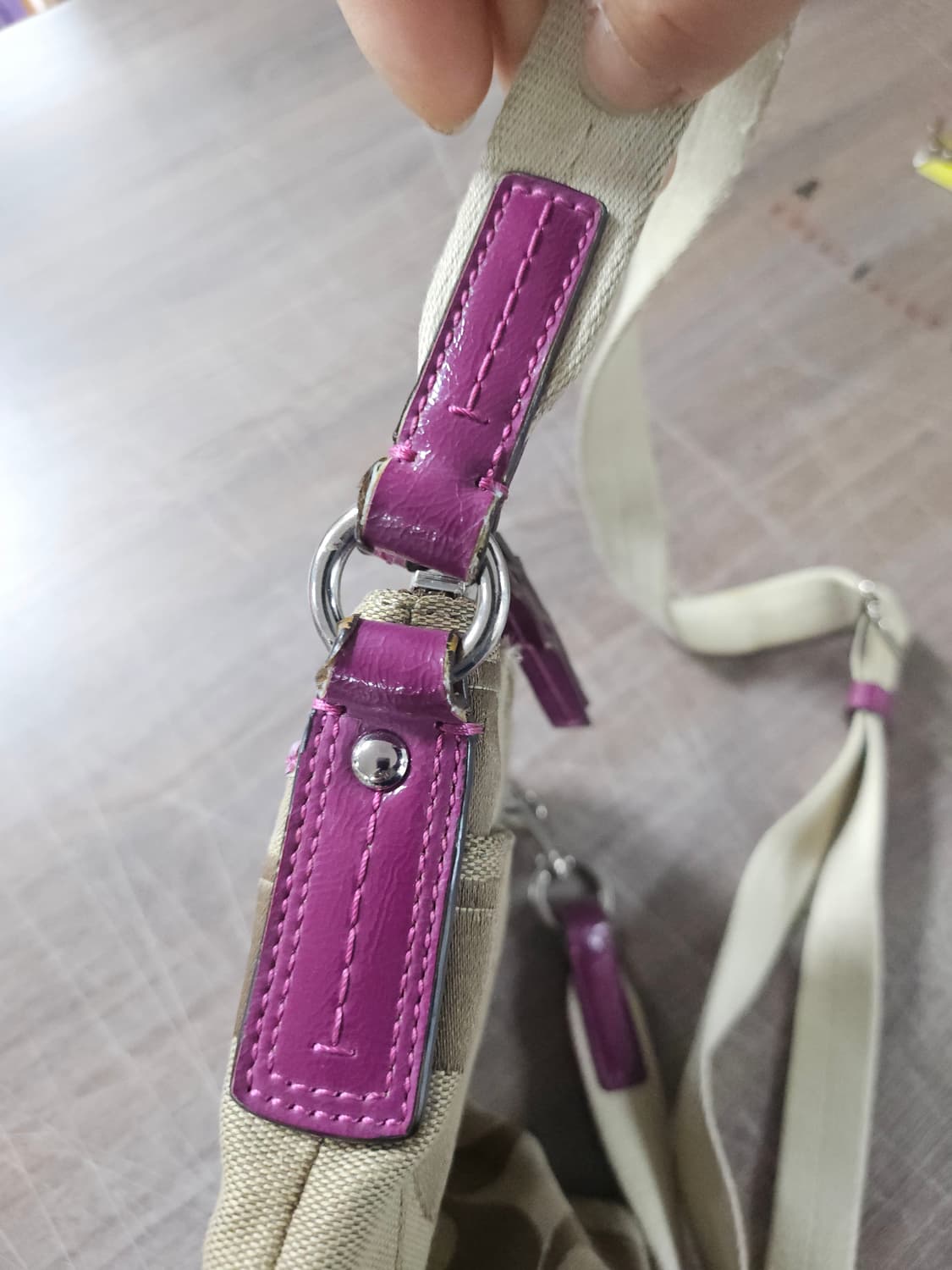 [F] 코치 시그니처로고 퍼플핑크 크로스백 가방 상품이미지10