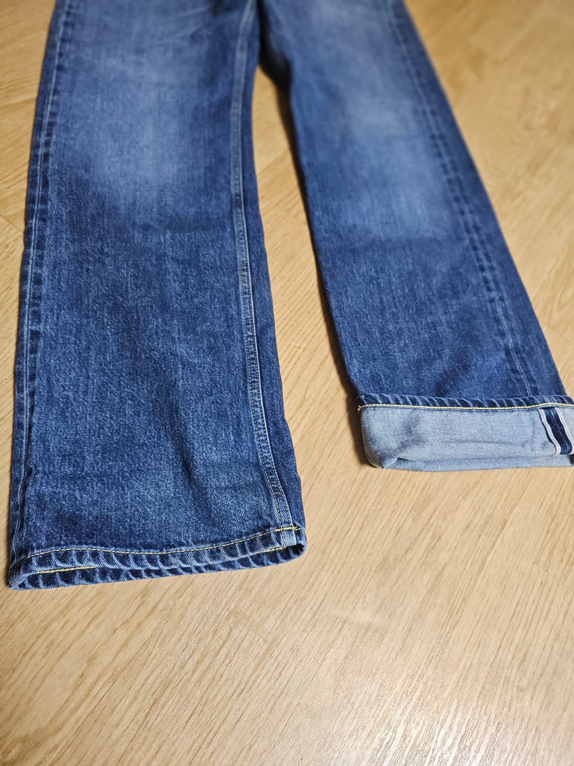 새상품 25ss 알렉산더 맥퀸 양가죽 컬렉션 데님 팬츠(매장판) 상품이미지7