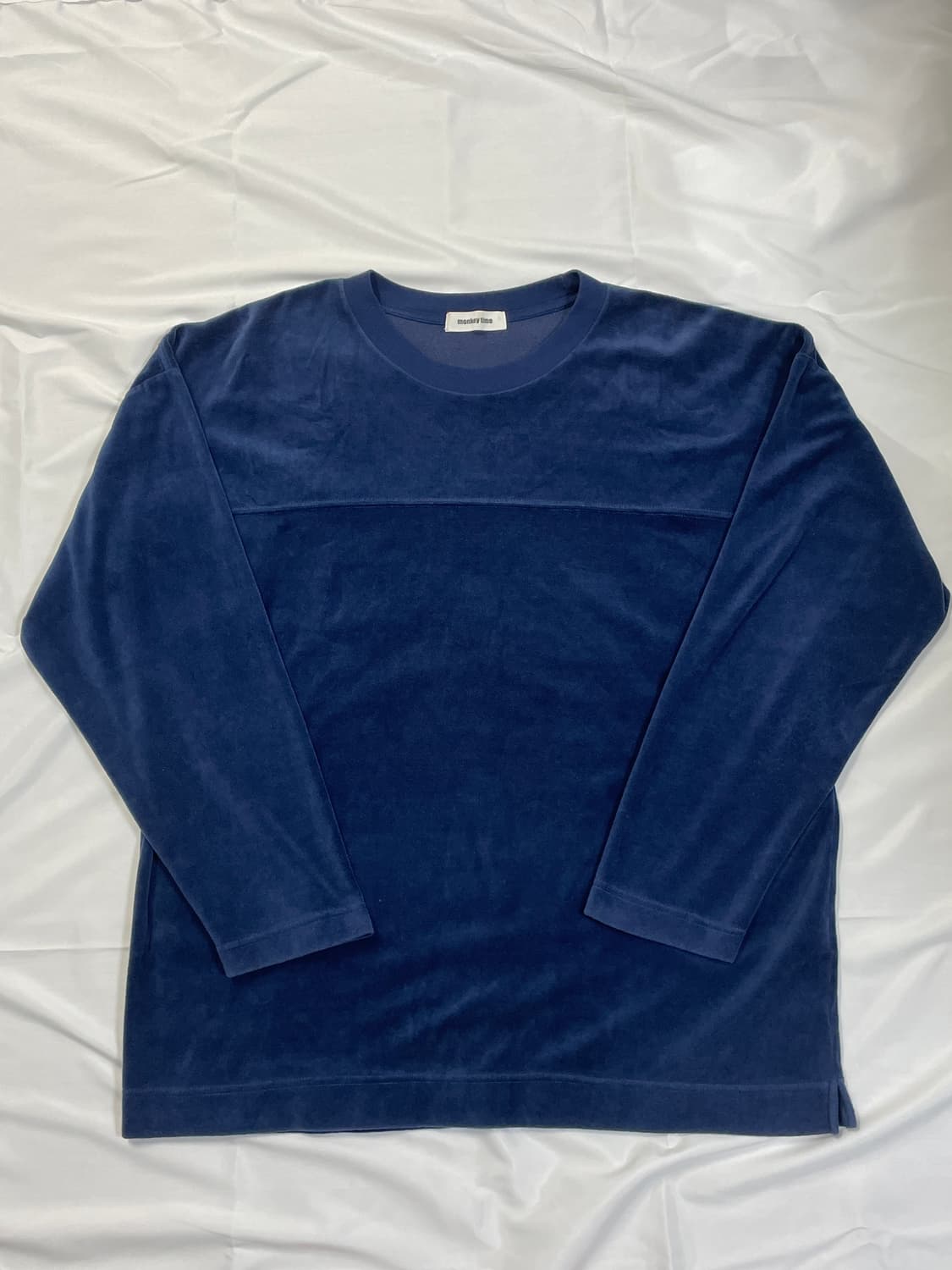 몽키타임 벨루어 롱슬리브 상품이미지1