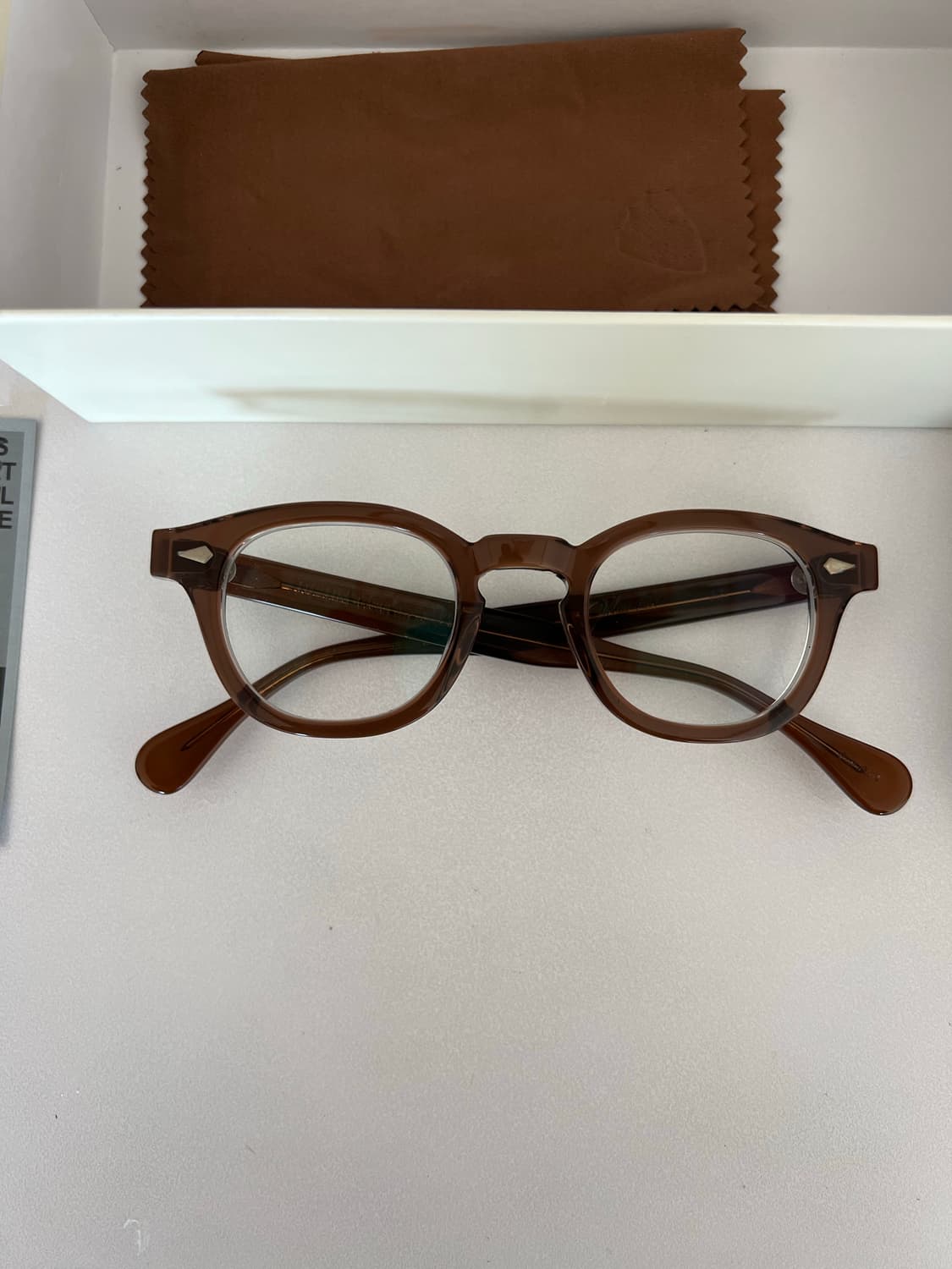 줄리어스 타르트 옵티컬 아넬 크리스탈브라운 44-24 상품이미지2