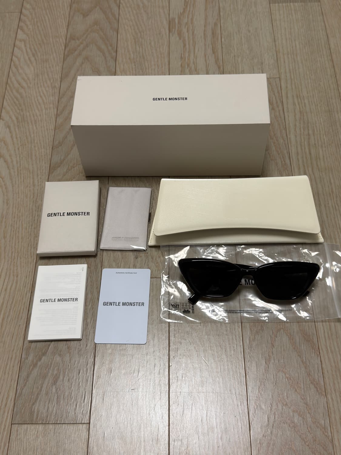 젠틀몬스터 테라코타 블랙 선글라스 상품이미지3