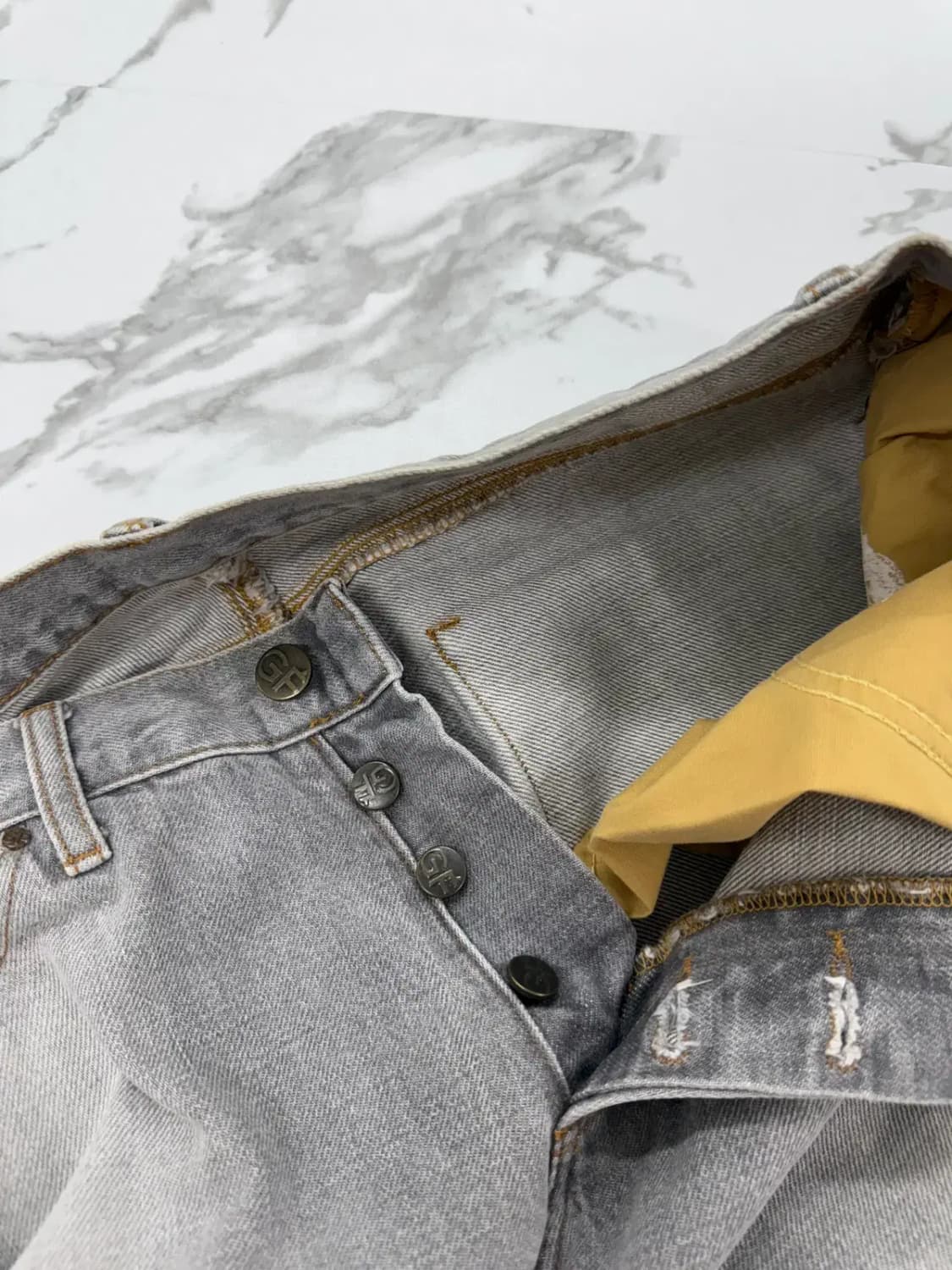 GianFranco FERRE 그레이 데님 팬츠 상품이미지4