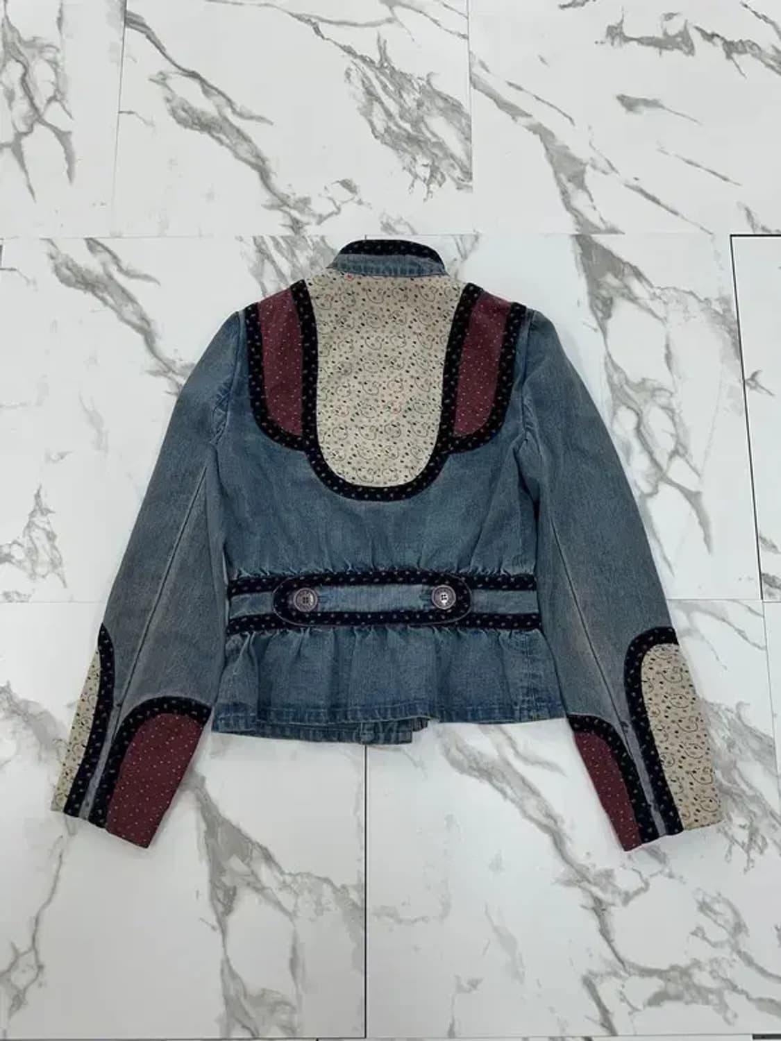 마크제이콥스 플라워 디테일 데님 자켓 상품이미지2